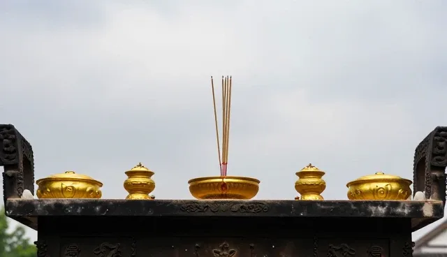香烛套装企业应用中的常见问题与处理方法